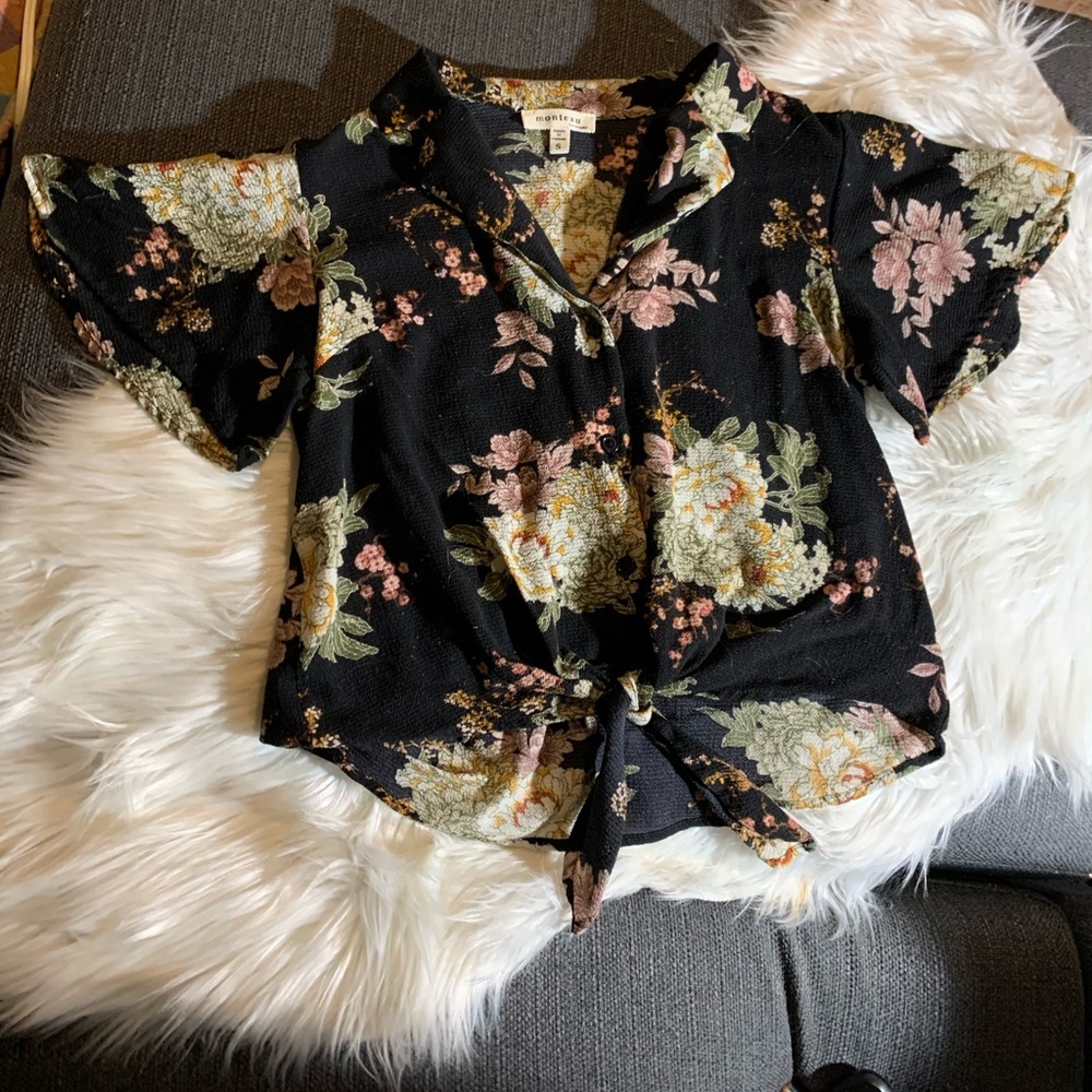 Black patterned tie front crop top